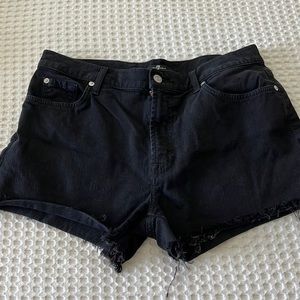 7 for all mankind shorts. Black, great condition. Size 32.